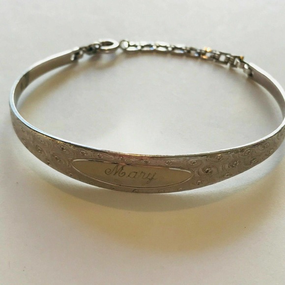 Jacoby Bender JB Women\'s Silver Tone Metal ID Engraved Mary Bracelet Links Plate